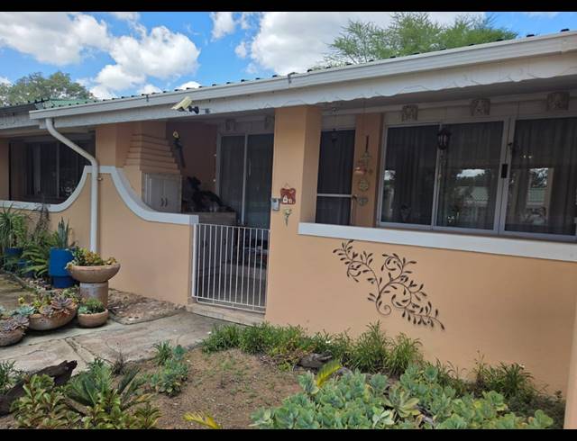 3 BEDROOM RETIREMENT UNIT FOR SALE IN ROOIBERG